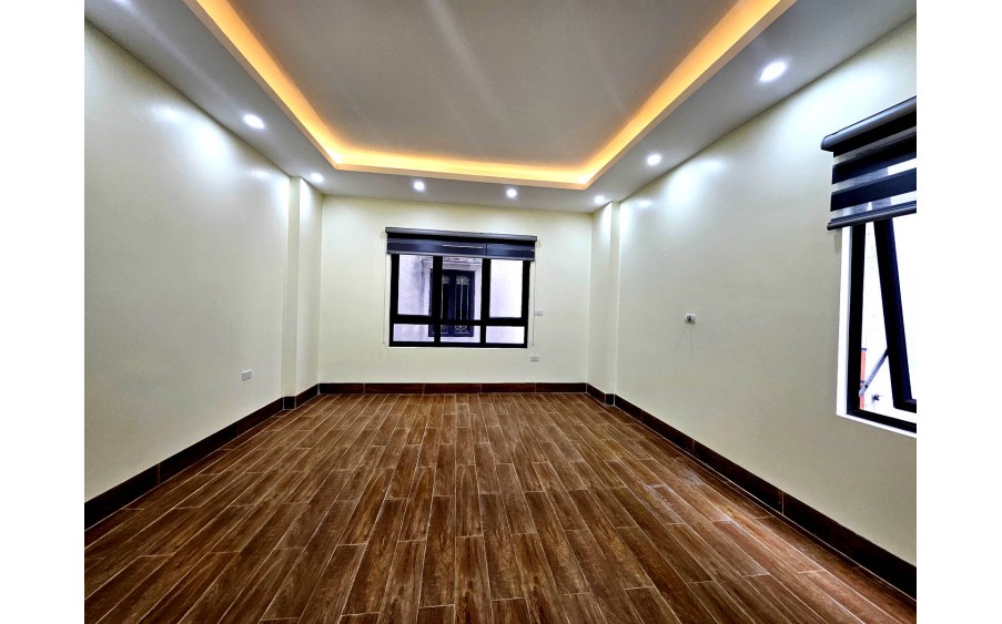 Bán Nhà ĐẸP Cầu Giấy LOGOC - 6T THANG MÁY - Ở NGAY - 40M2 GIÁ TỐT!